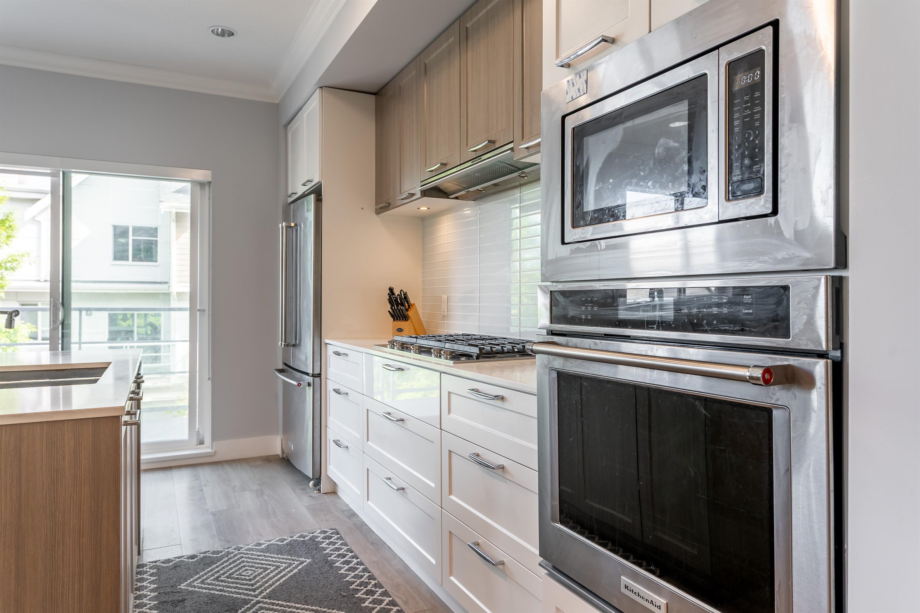 1 2978 159 STREET Unit: 1