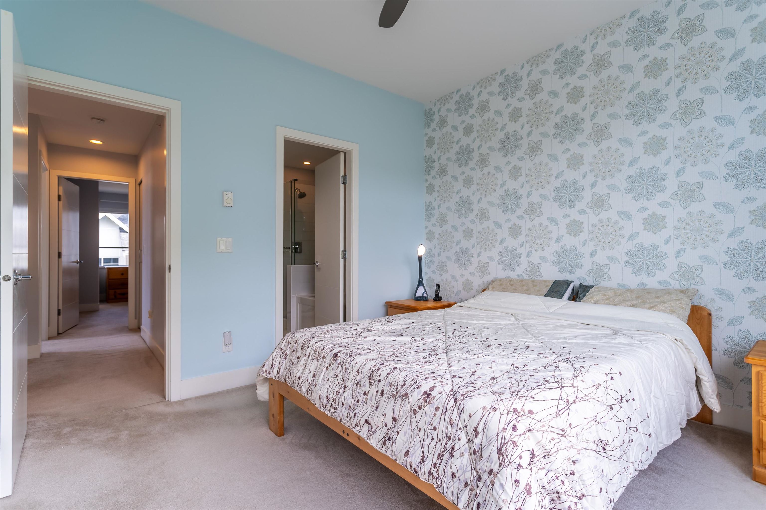 1 2978 159 STREET Unit: 1