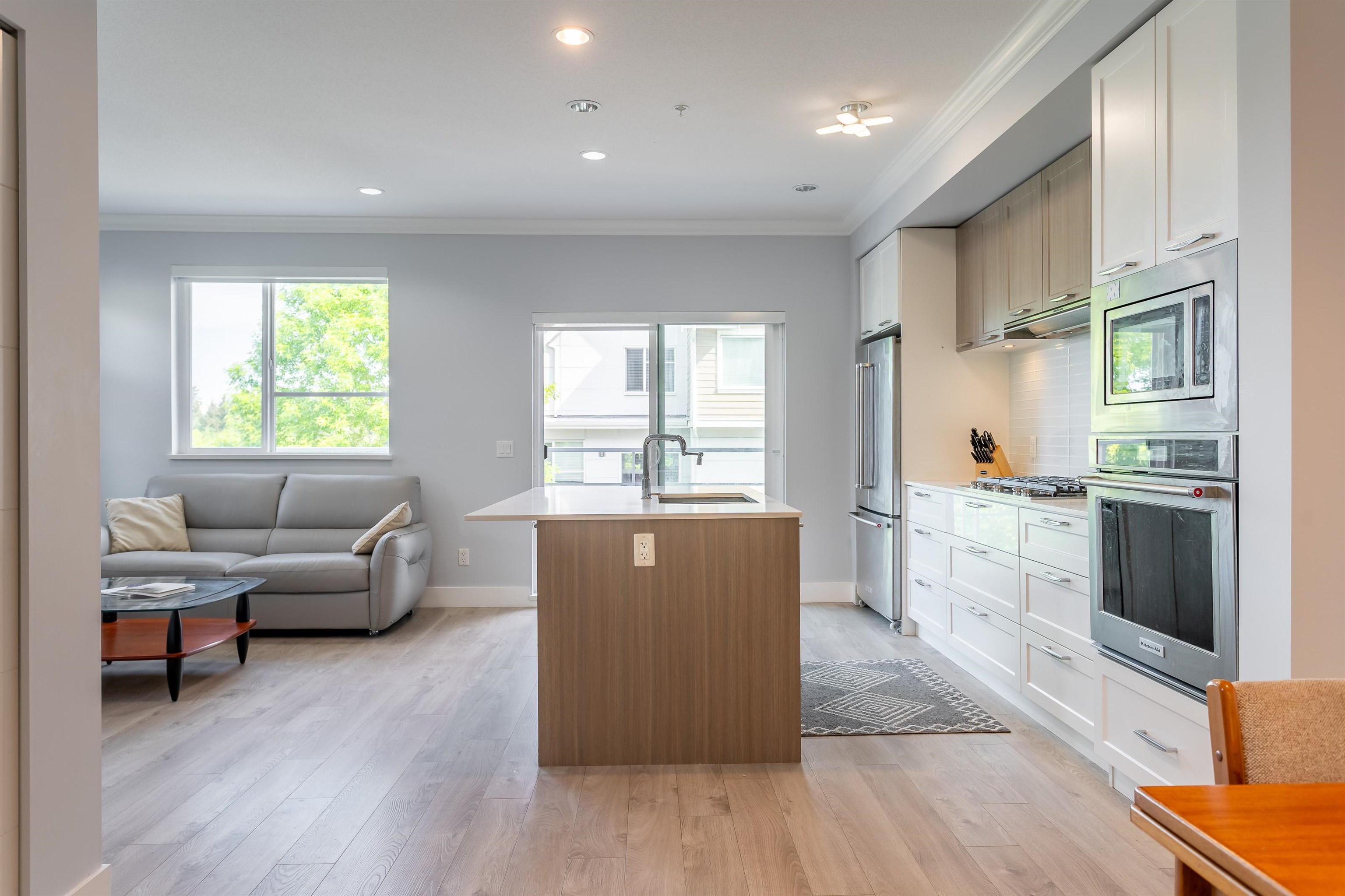 1 2978 159 STREET Unit: 1