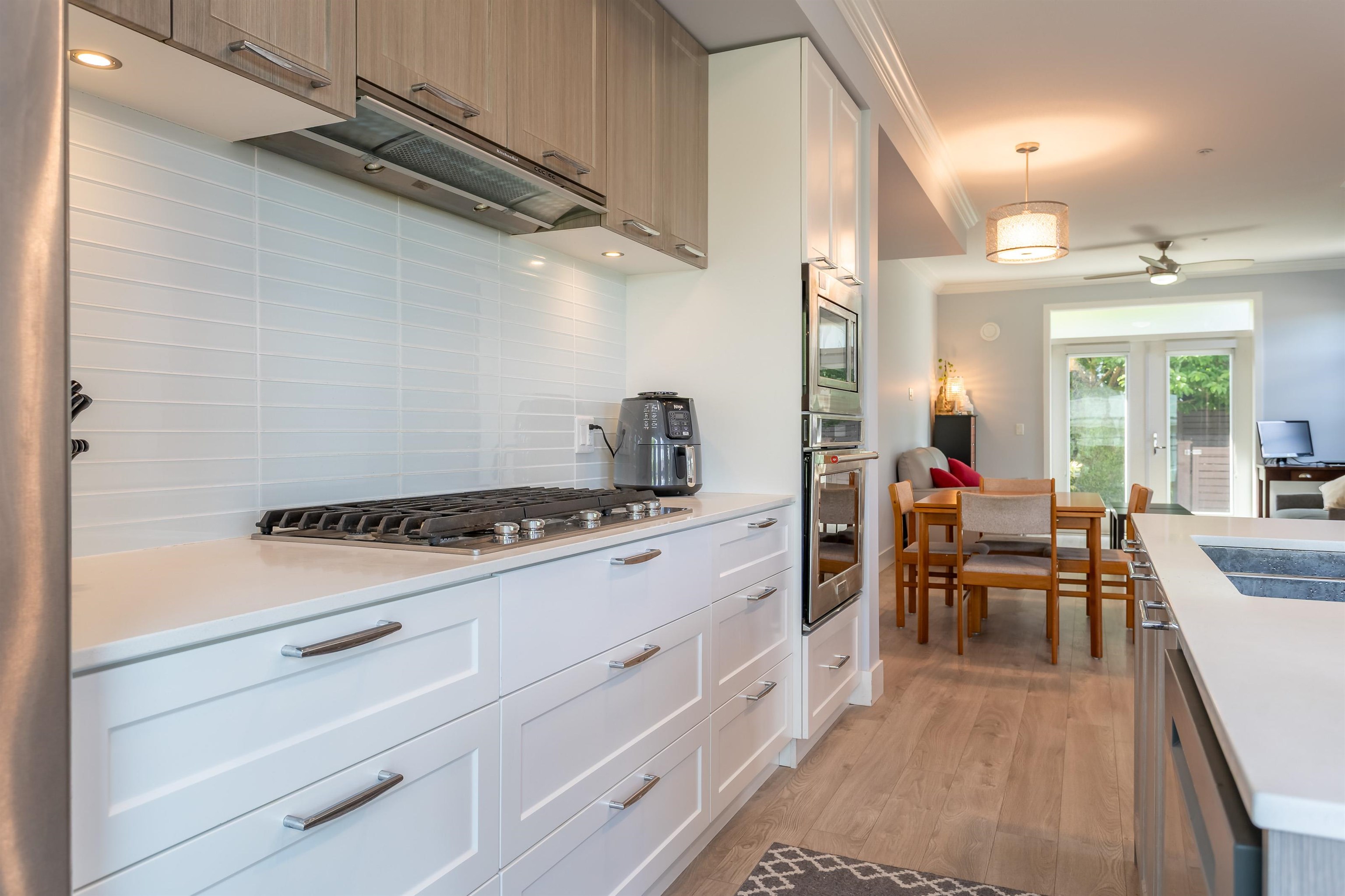 1 2978 159 STREET Unit: 1