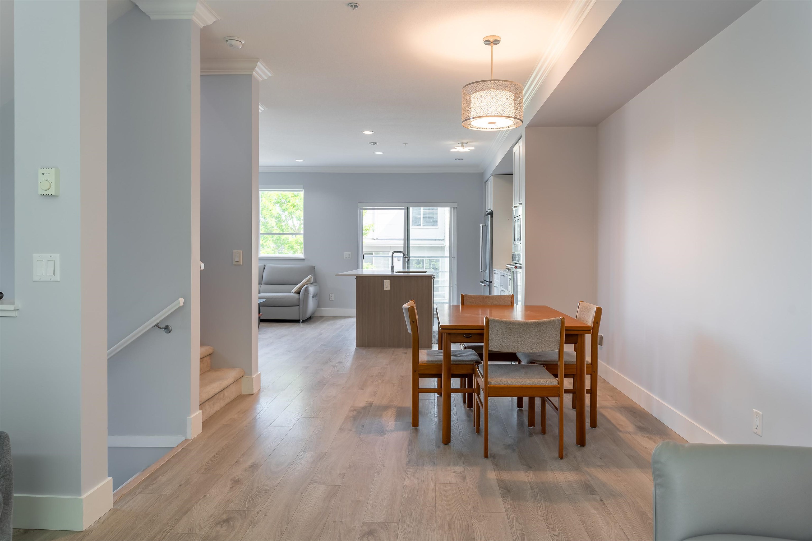 1 2978 159 STREET Unit: 1