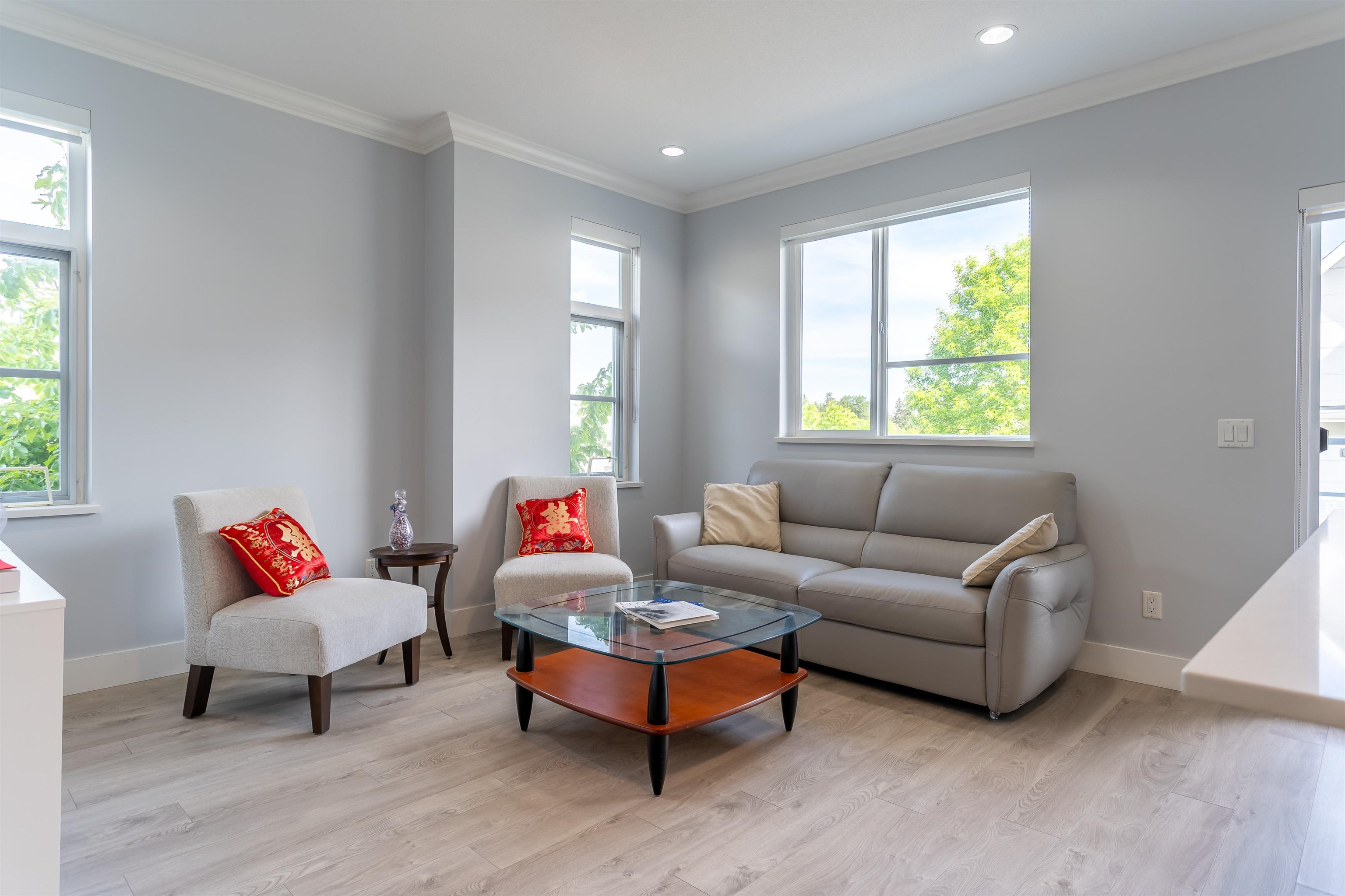 1 2978 159 STREET Unit: 1