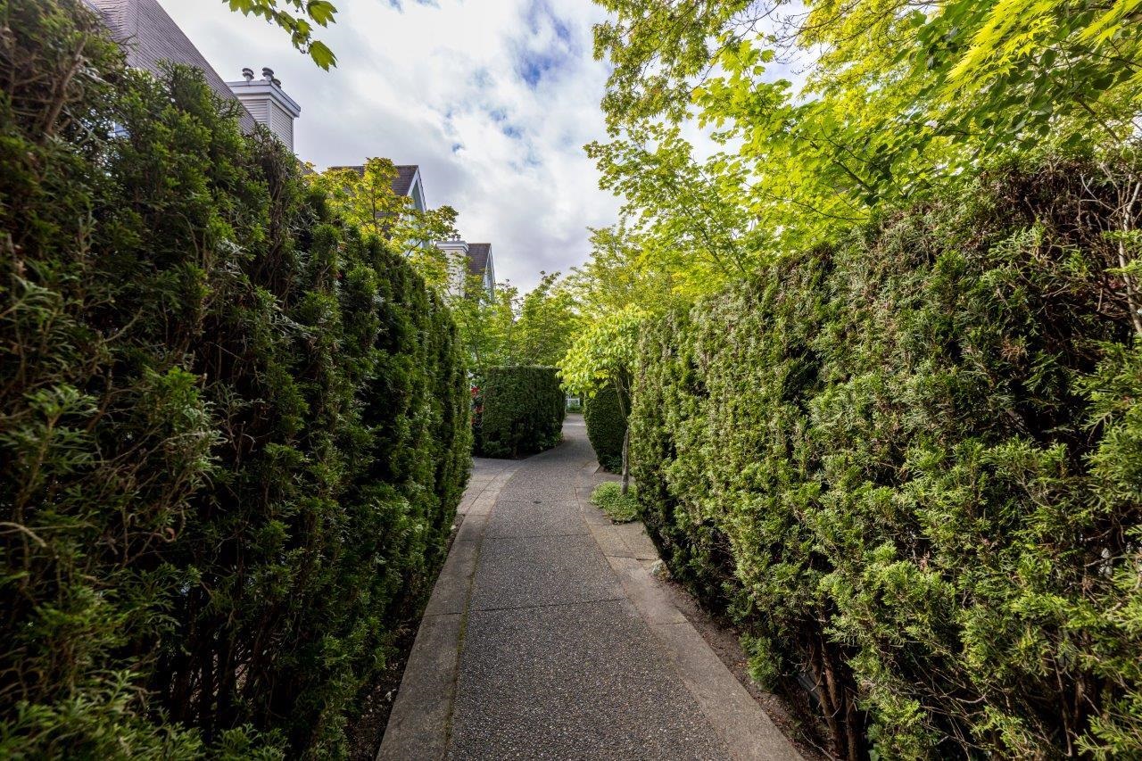 79 6588 SOUTHOAKS CRESCENT Unit: 79
