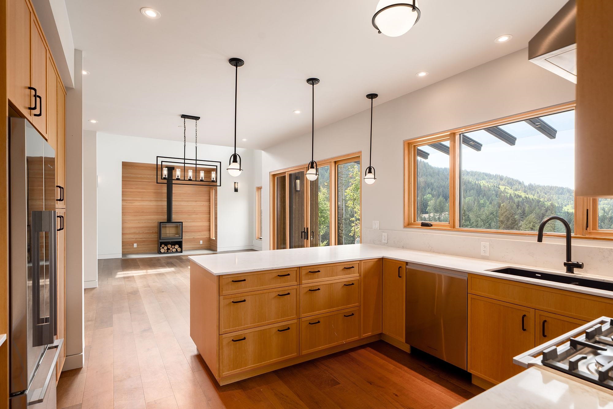 865 FORSTER LANE