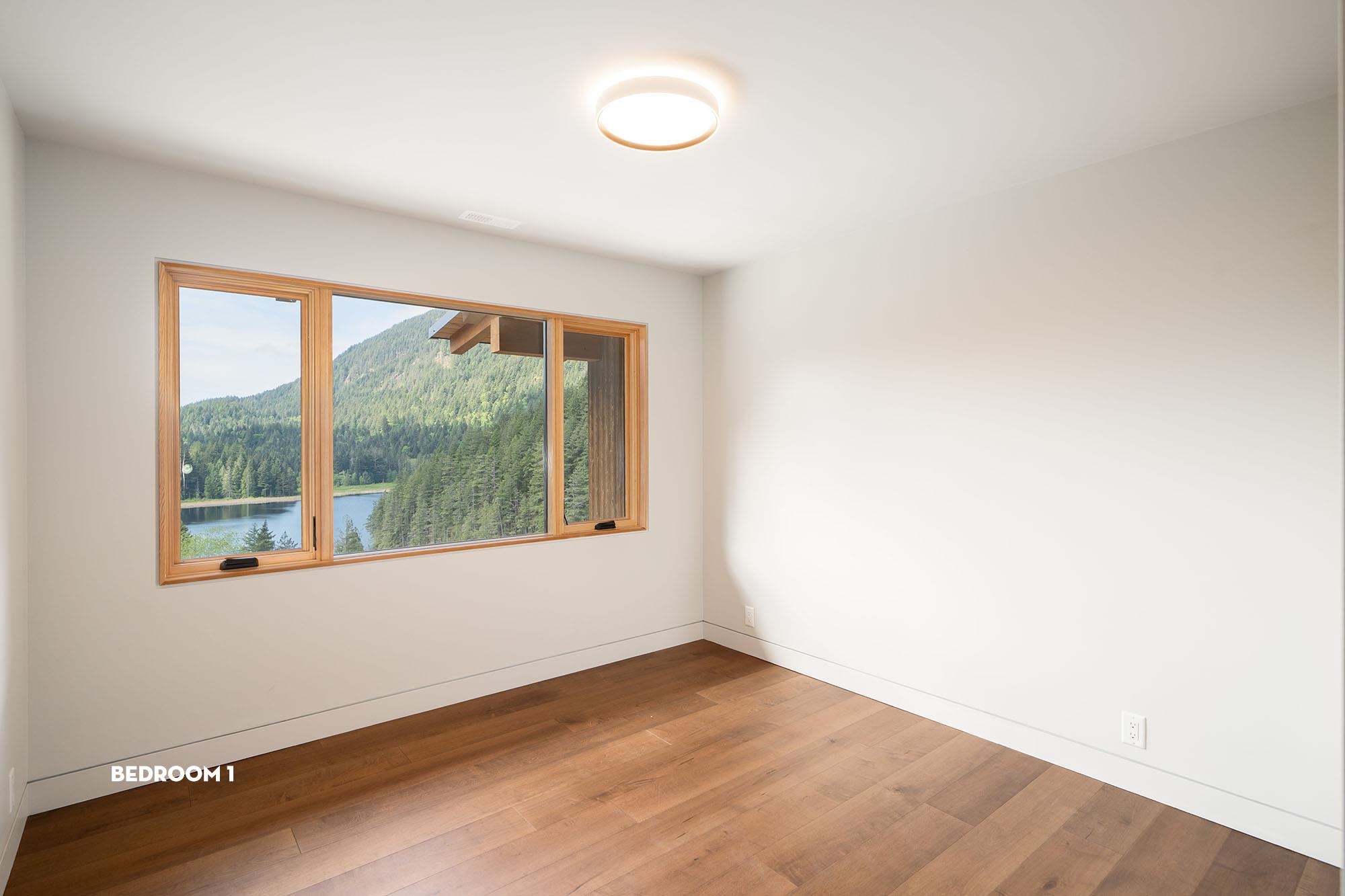 865 FORSTER LANE