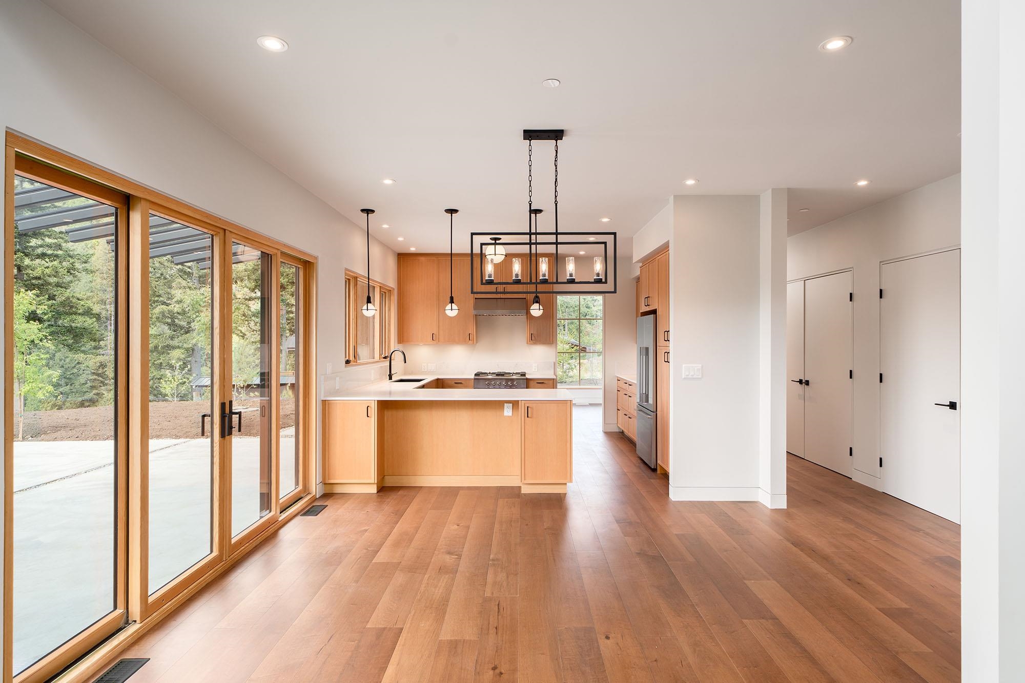 865 FORSTER LANE