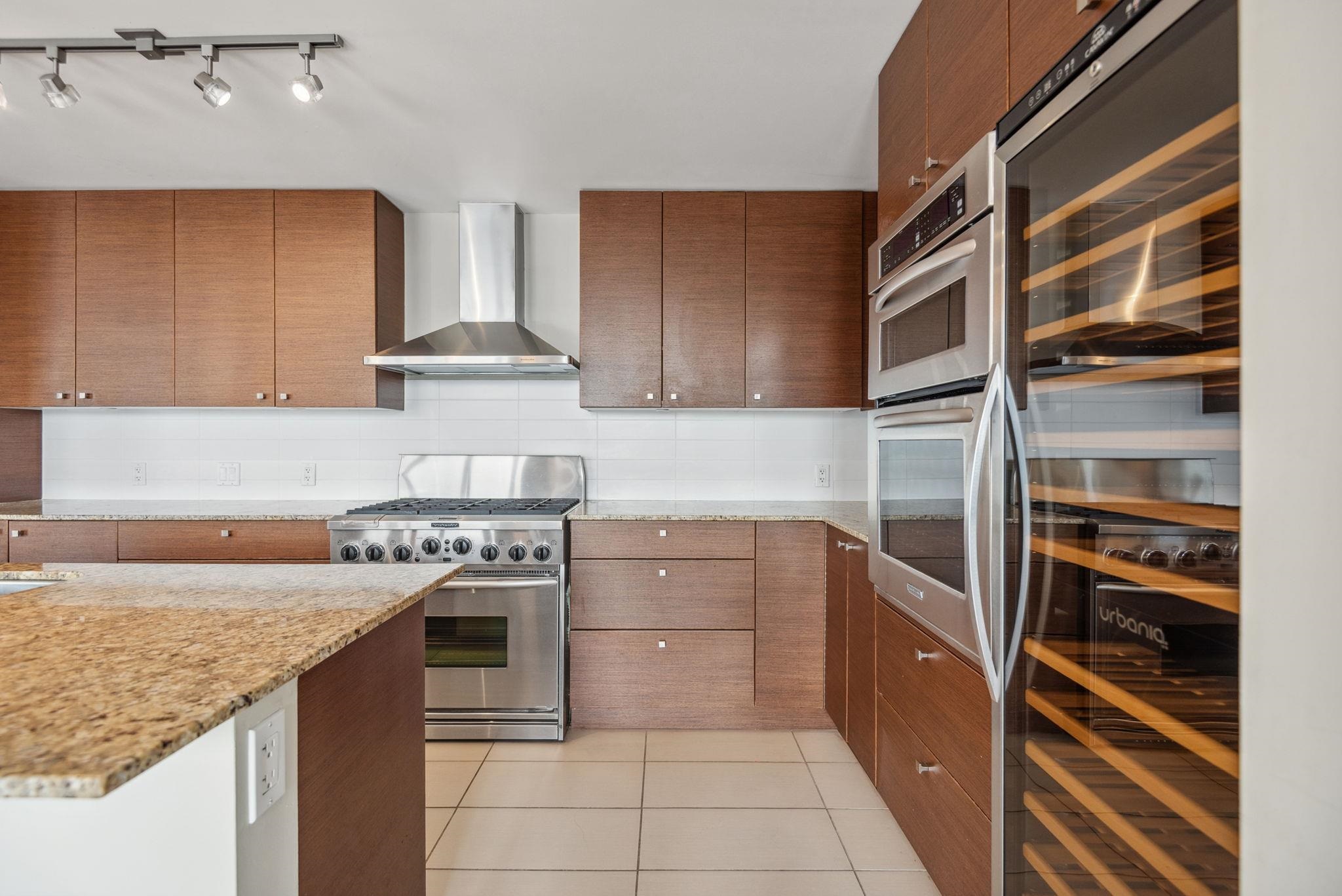 1802 6888 ALDERBRIDGE WAY Unit: 1802