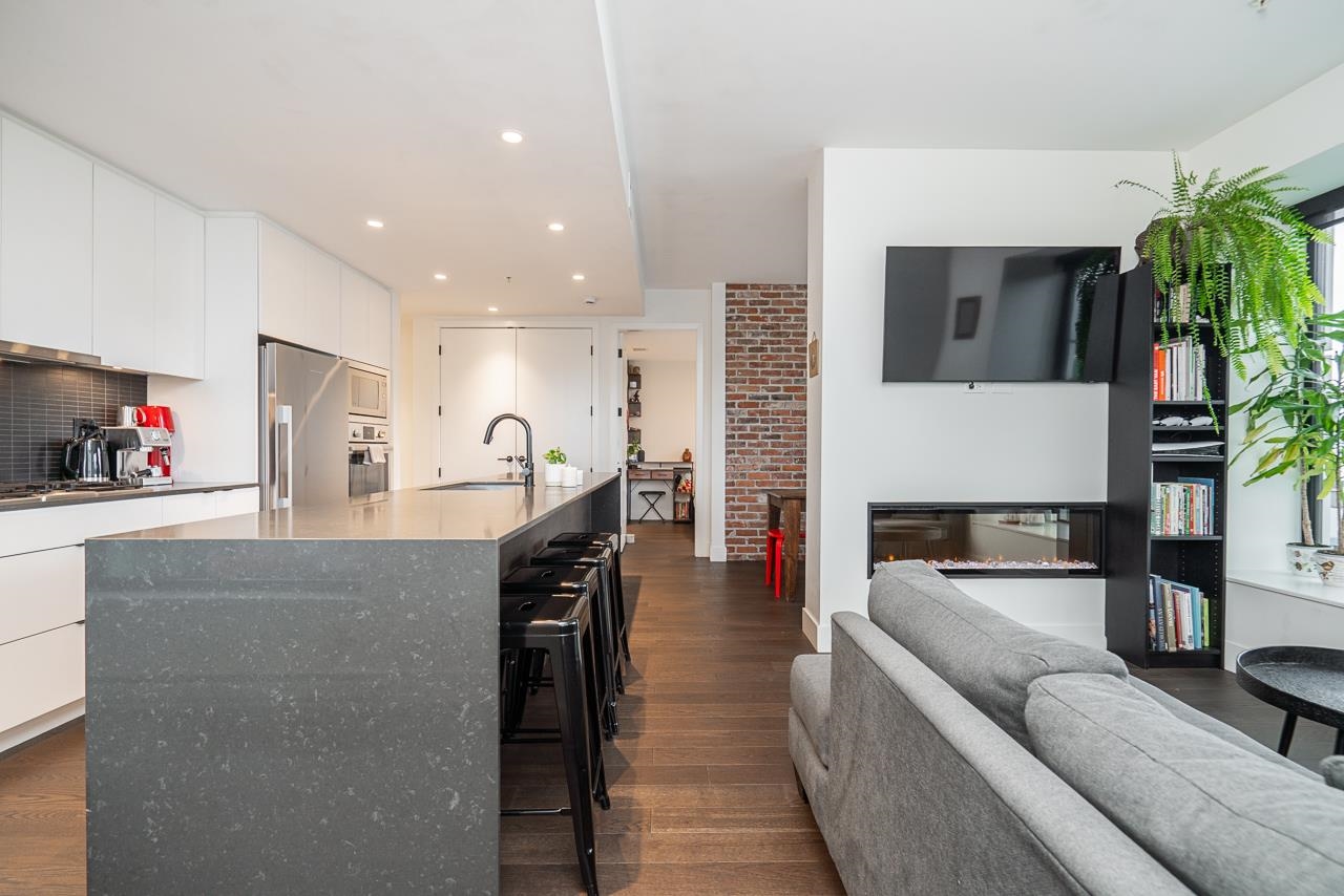 309 83 MOODY STREET Unit: 309