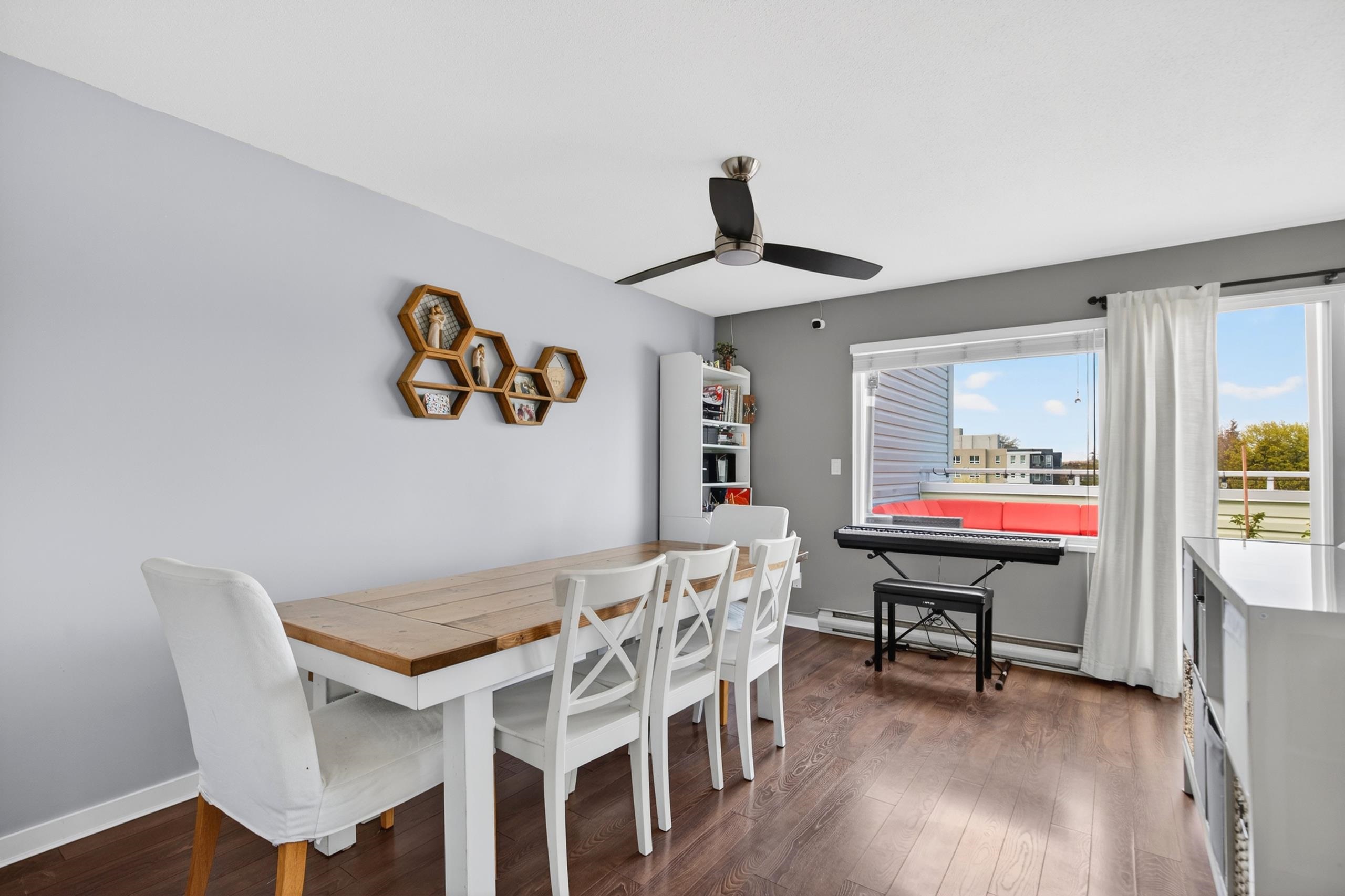 19 5661 LADNER TRUNK ROAD Unit: 19