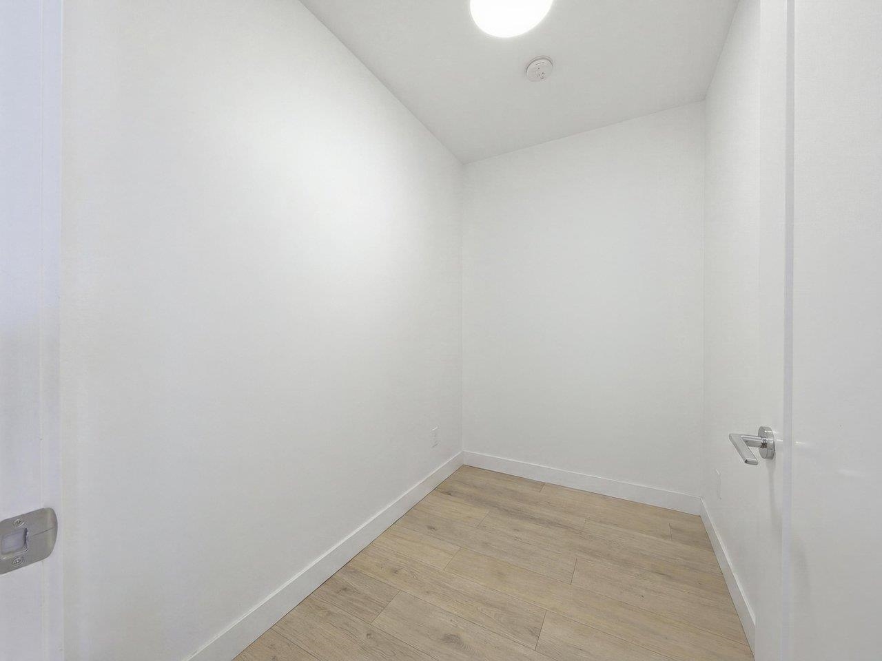 402 5693 ELIZABETH STREET Unit: 402