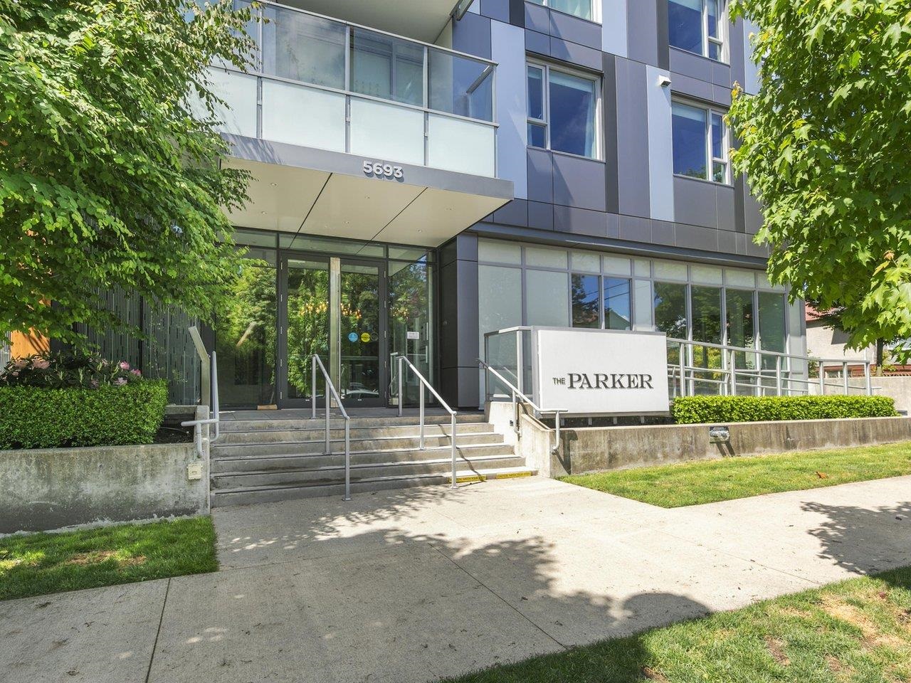 402 5693 ELIZABETH STREET Unit: 402