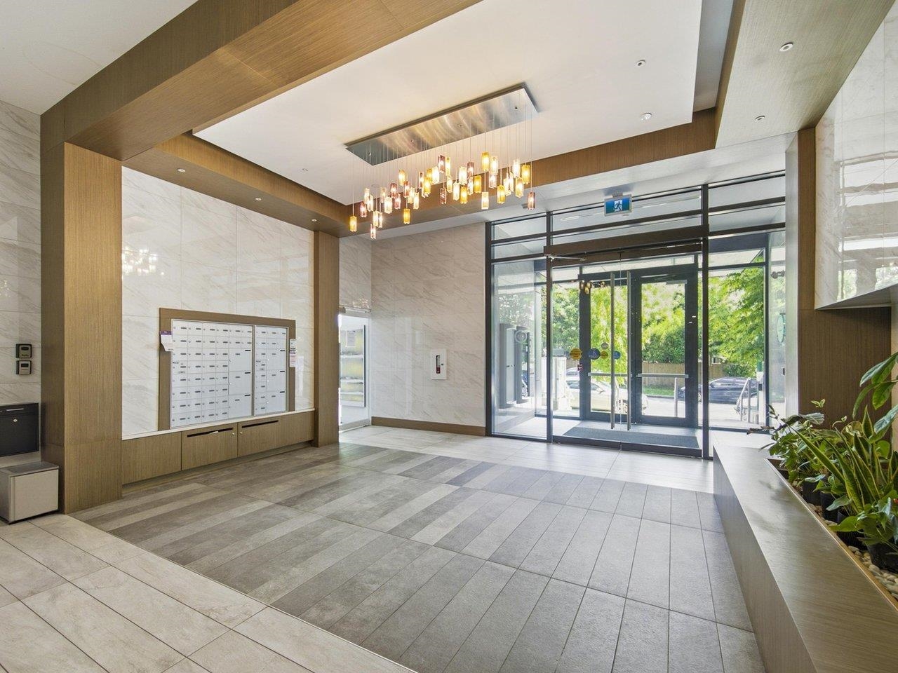 402 5693 ELIZABETH STREET Unit: 402