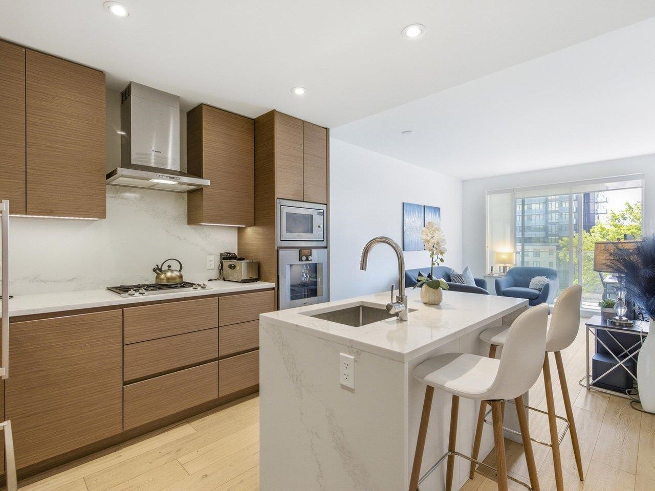 402 5693 ELIZABETH STREET Unit: 402