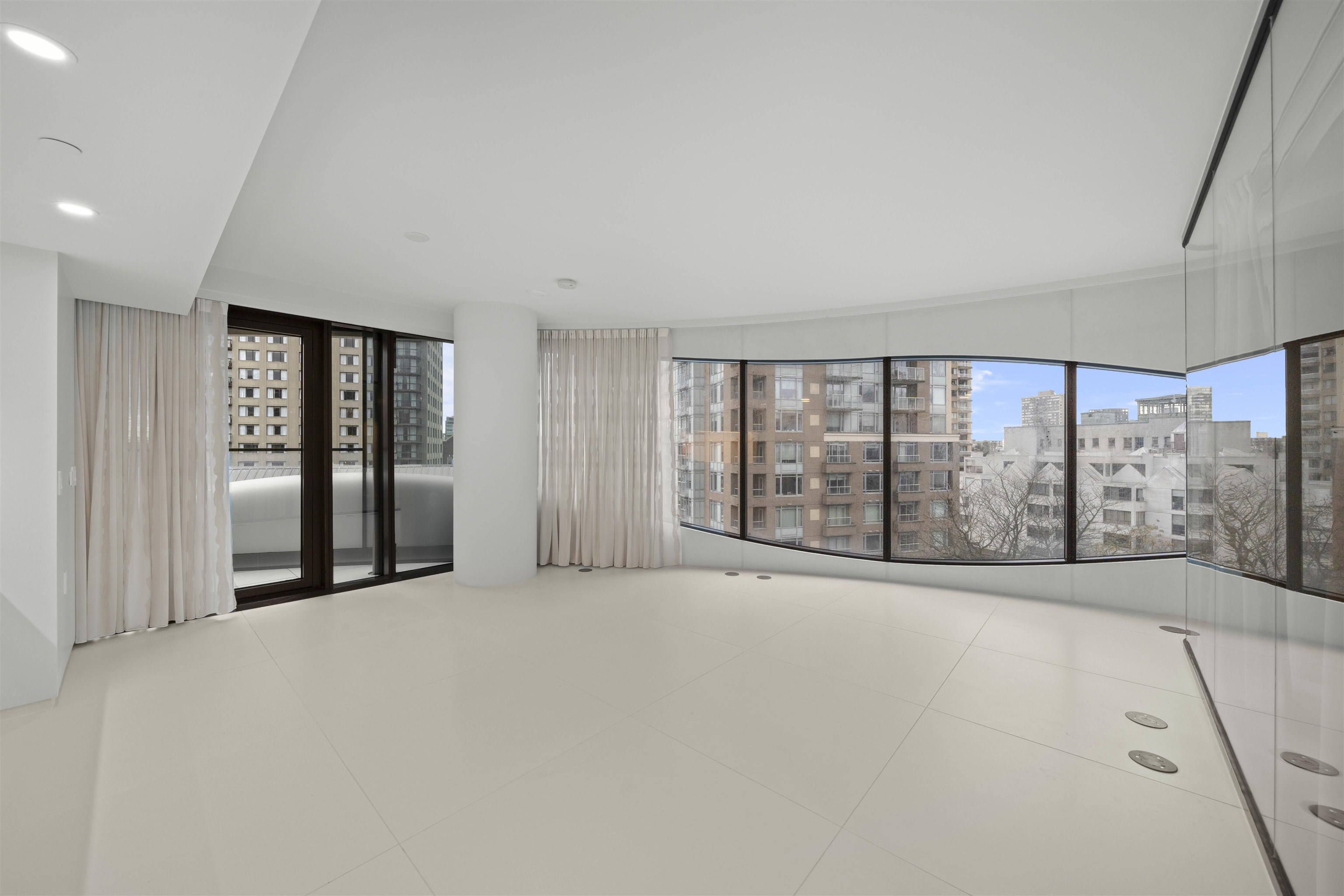 702 1033 NELSON STREET Unit: 702