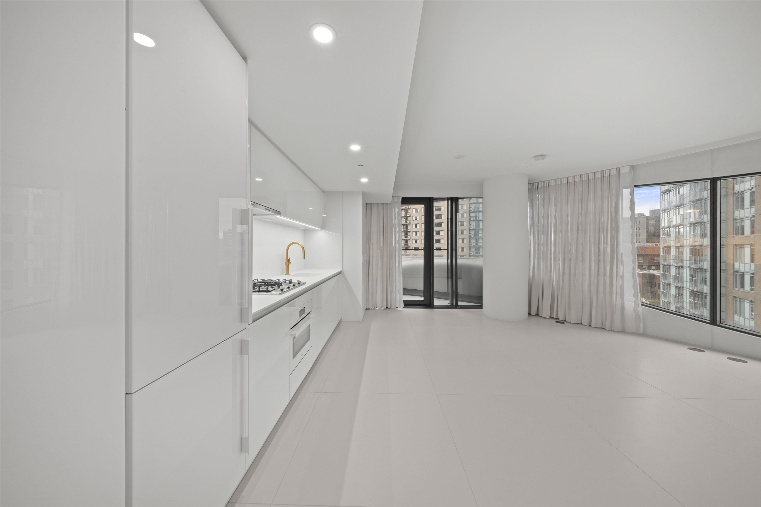 702 1033 NELSON STREET Unit: 702