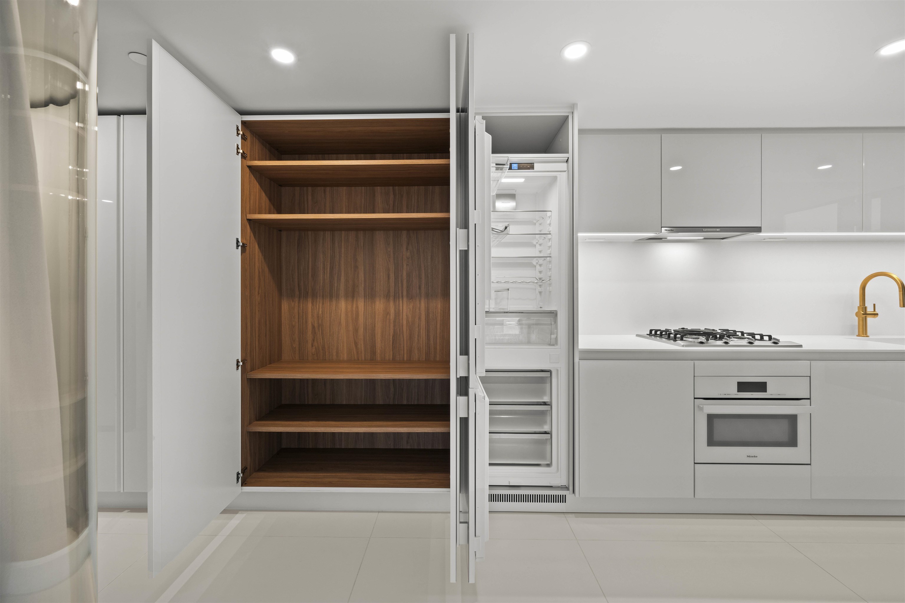 702 1033 NELSON STREET Unit: 702