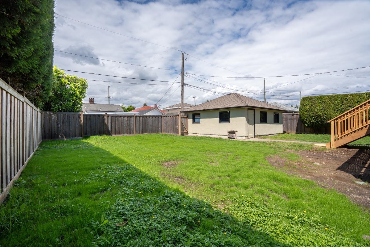 1219 LONDON STREET