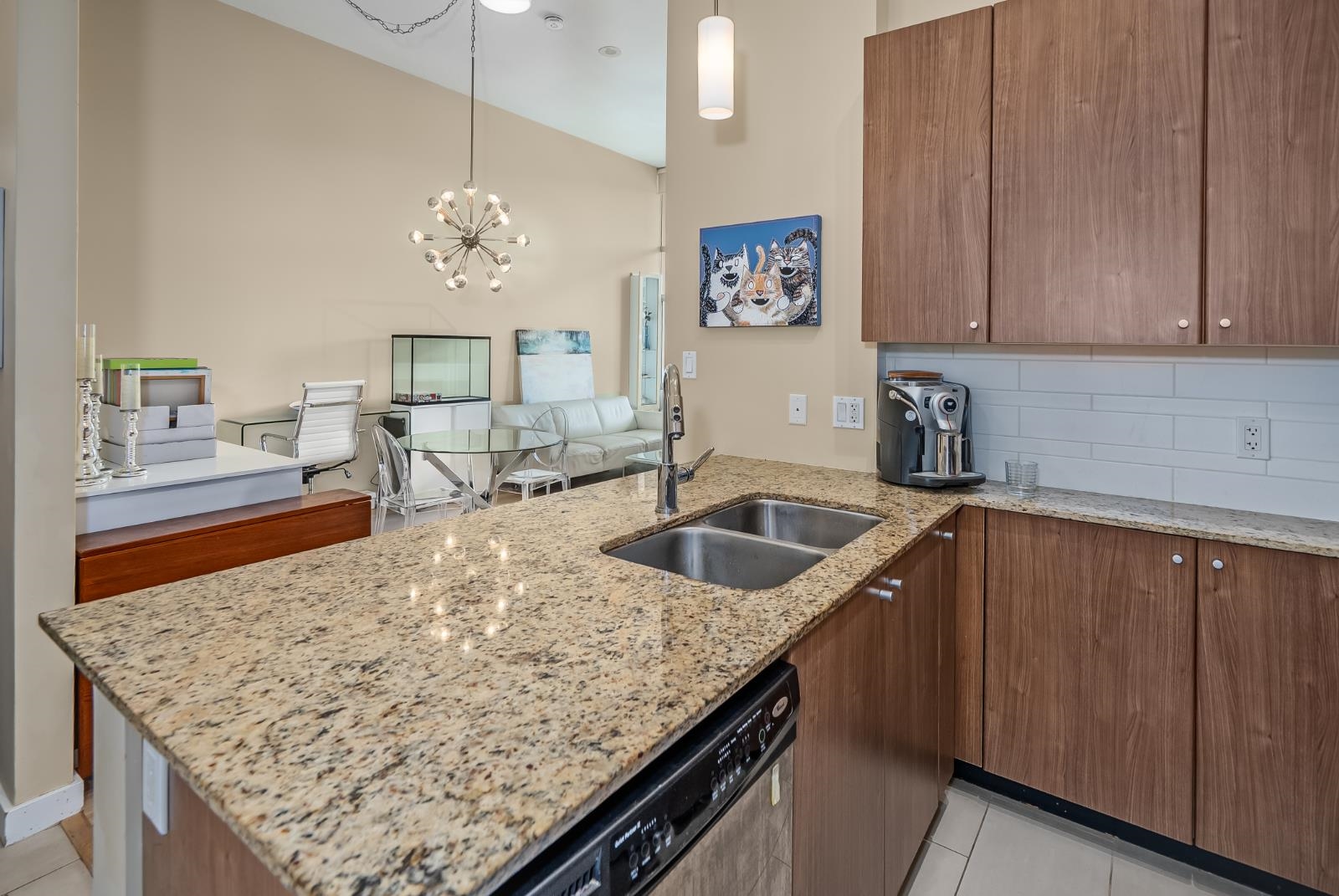 301 280 ROSS DRIVE Unit: 301