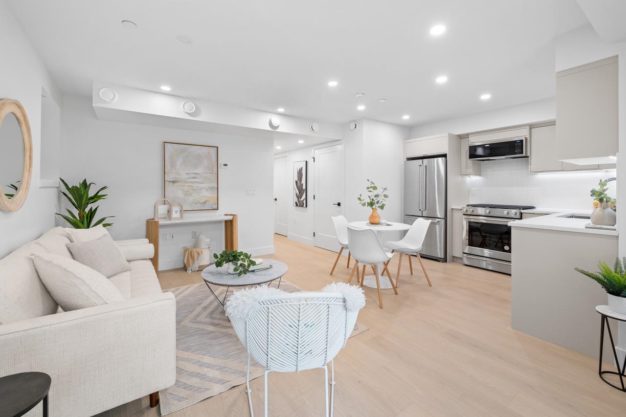 101 2135 E PENDER STREET Unit: 101