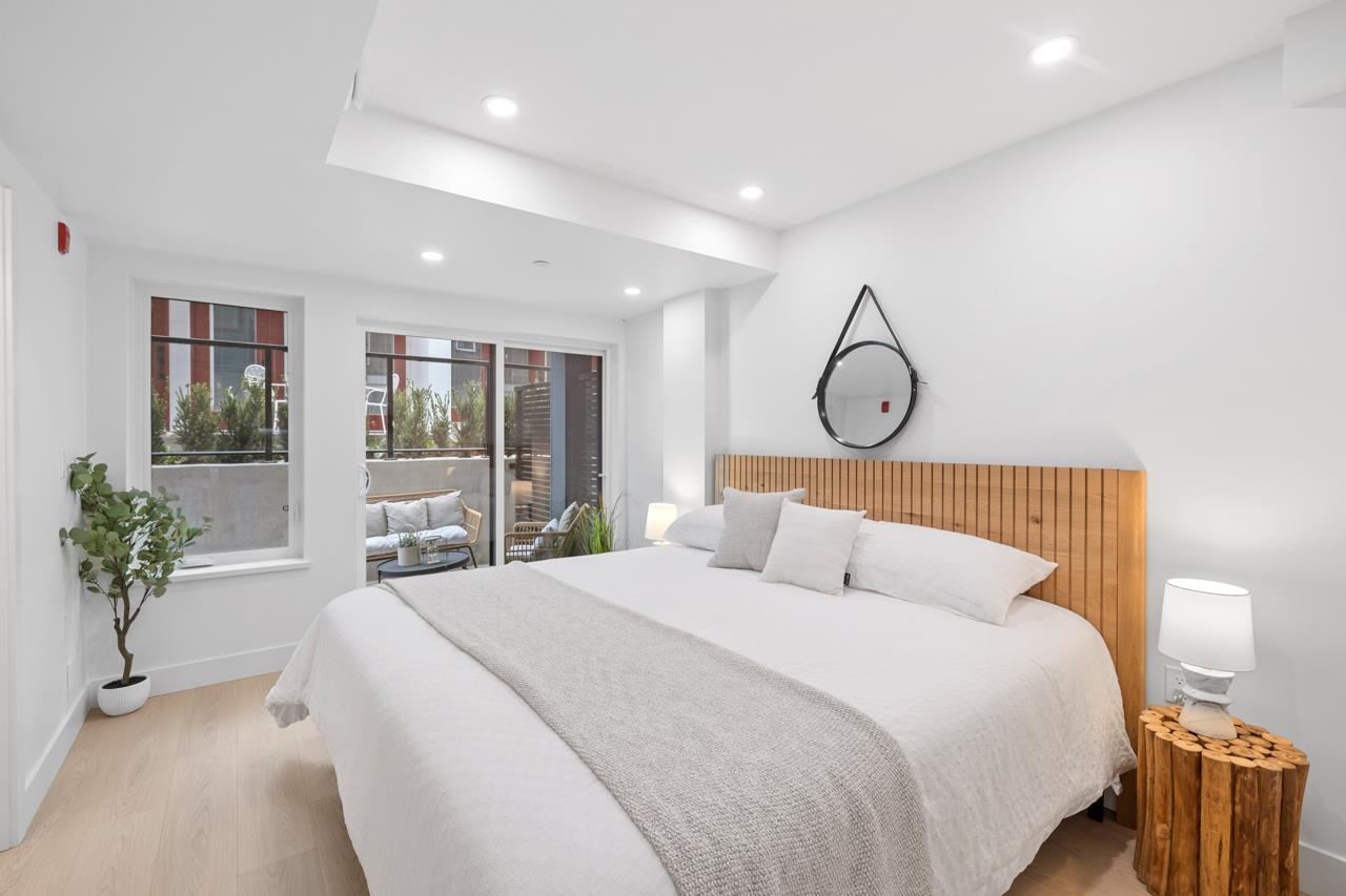 101 2135 E PENDER STREET Unit: 101