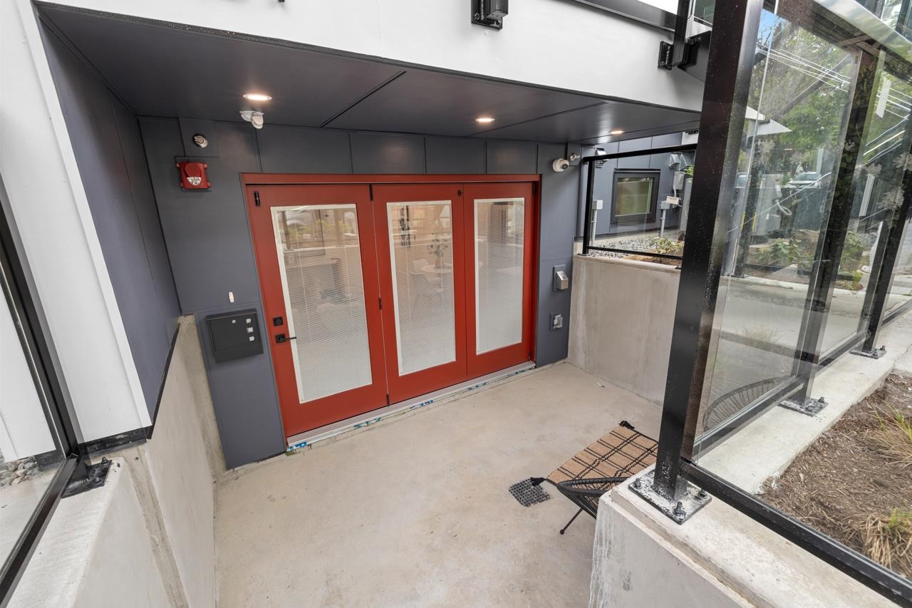 101 2135 E PENDER STREET Unit: 101