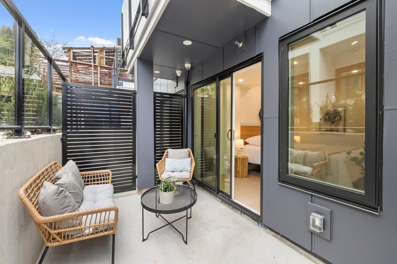 101 2135 E PENDER STREET Unit: 101