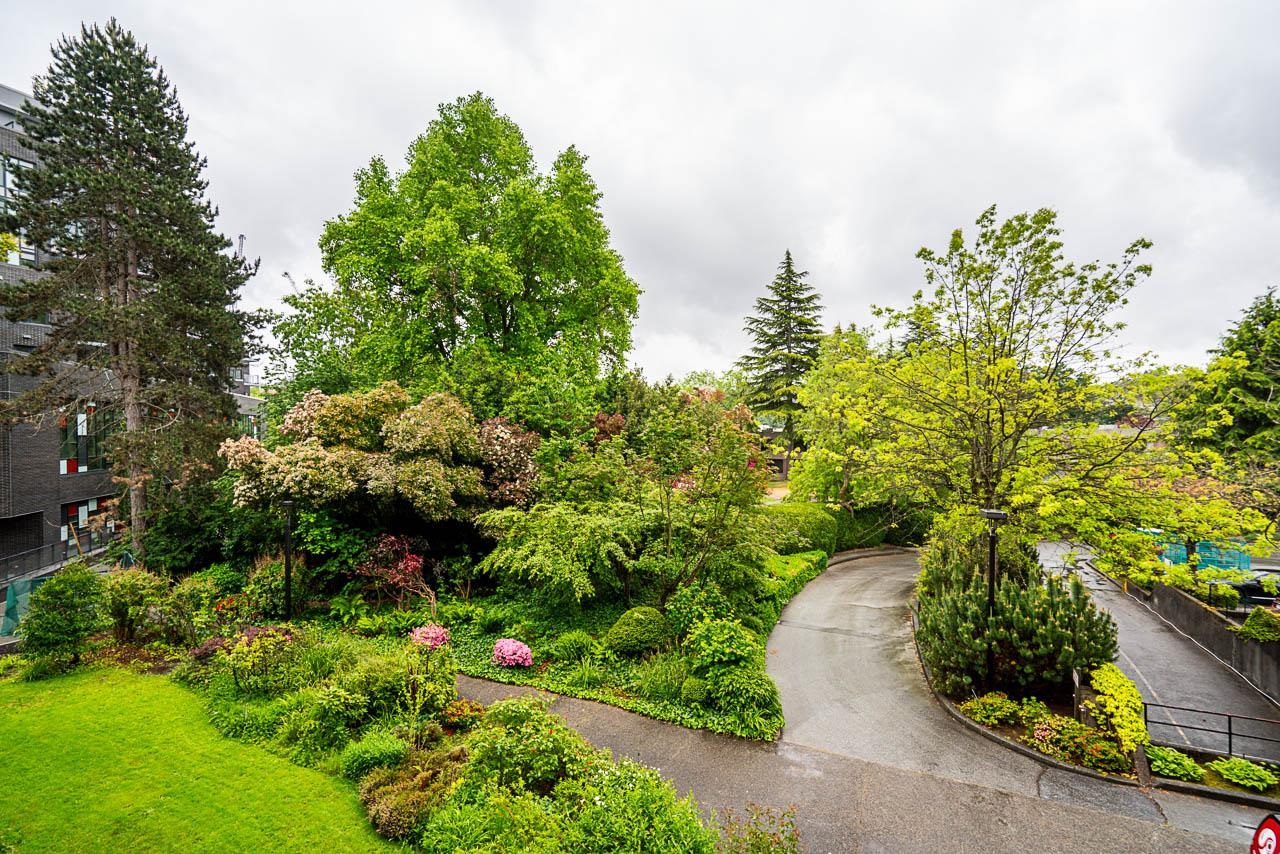309 2101 MCMULLEN AVENUE Unit: 309