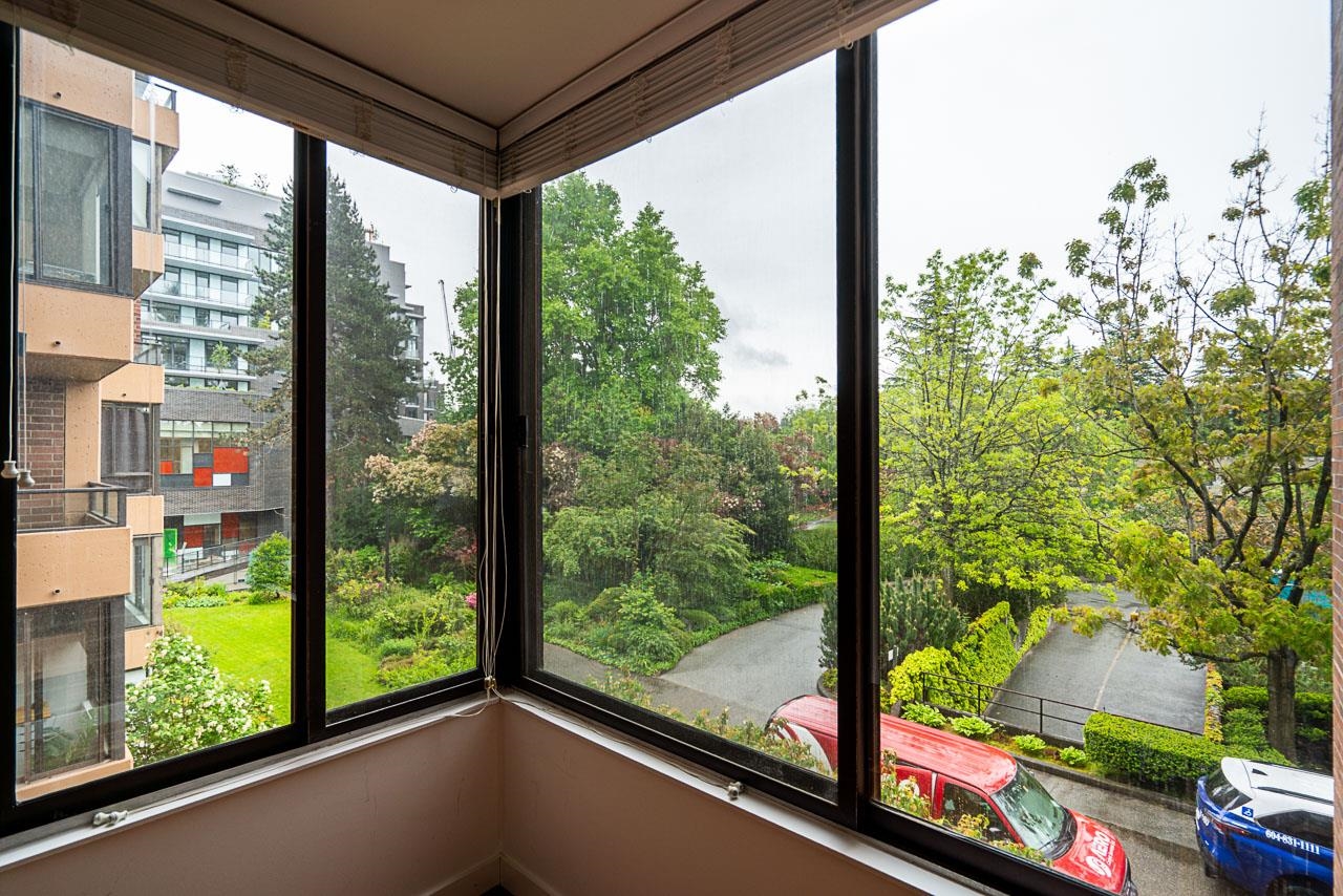 309 2101 MCMULLEN AVENUE Unit: 309