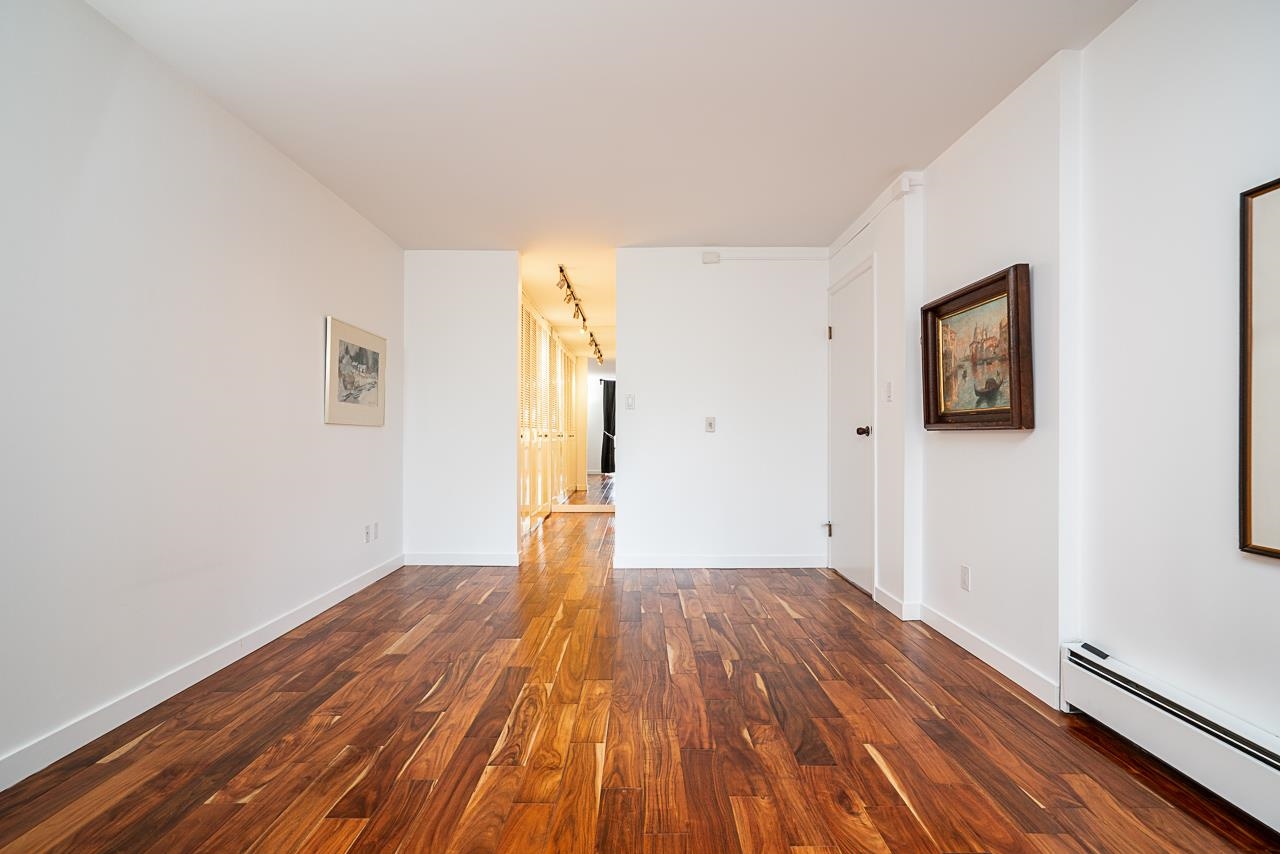 309 2101 MCMULLEN AVENUE Unit: 309