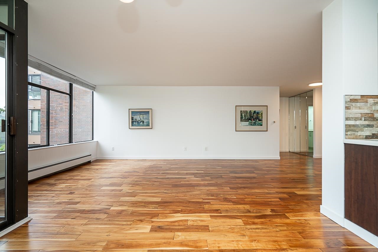 309 2101 MCMULLEN AVENUE Unit: 309