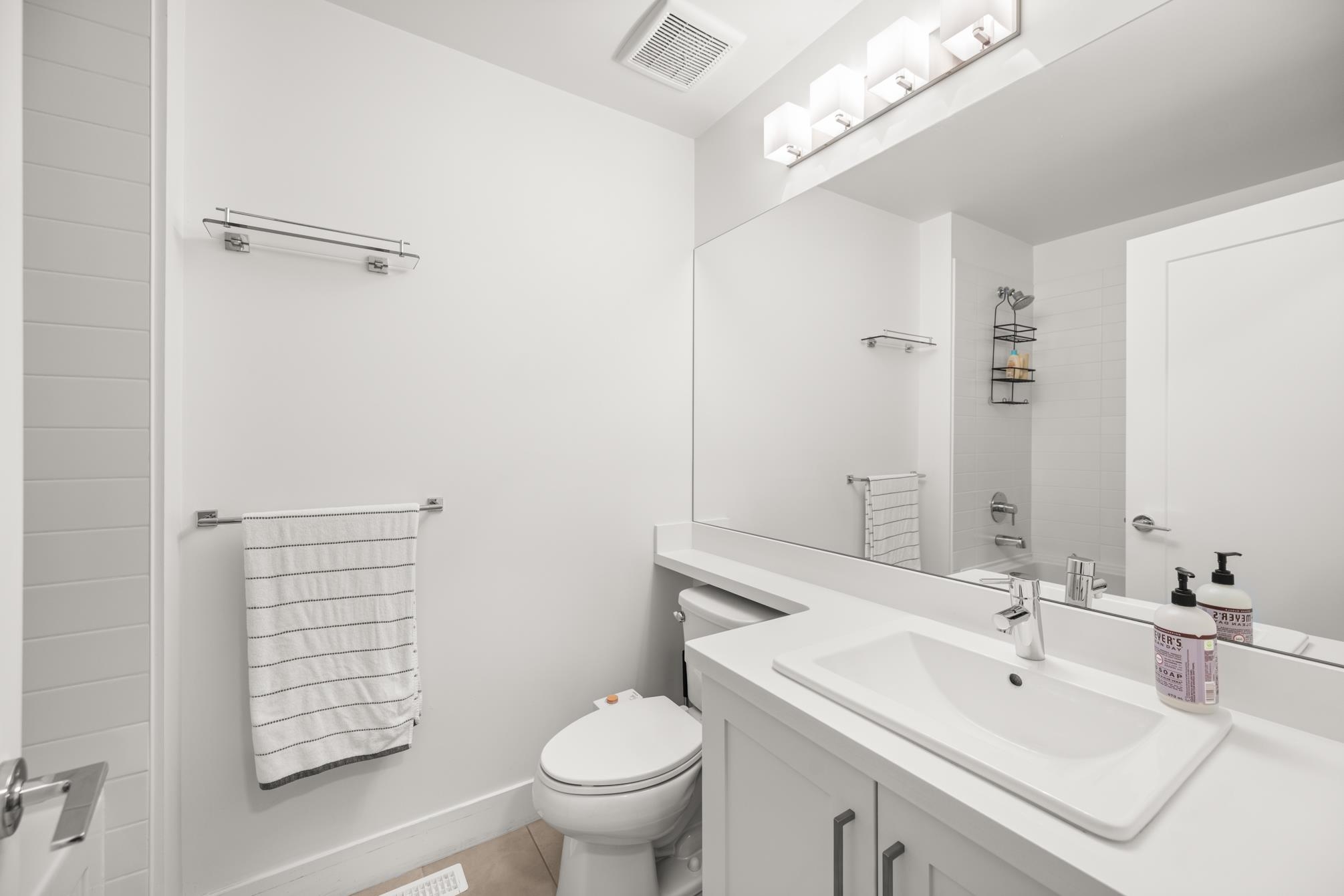 21 8570 204 STREET Unit: 21