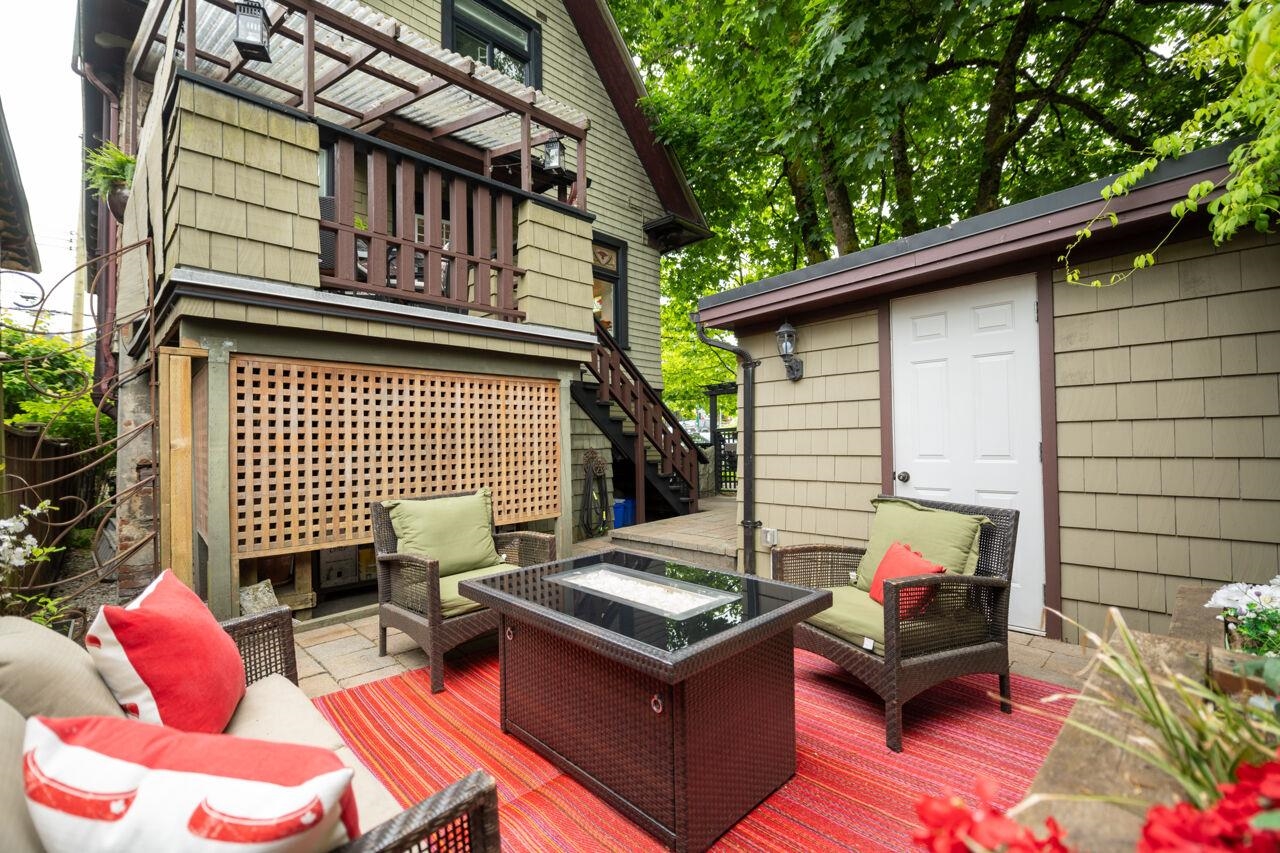 401 E KING EDWARD AVENUE