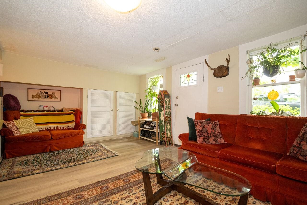 401 E KING EDWARD AVENUE