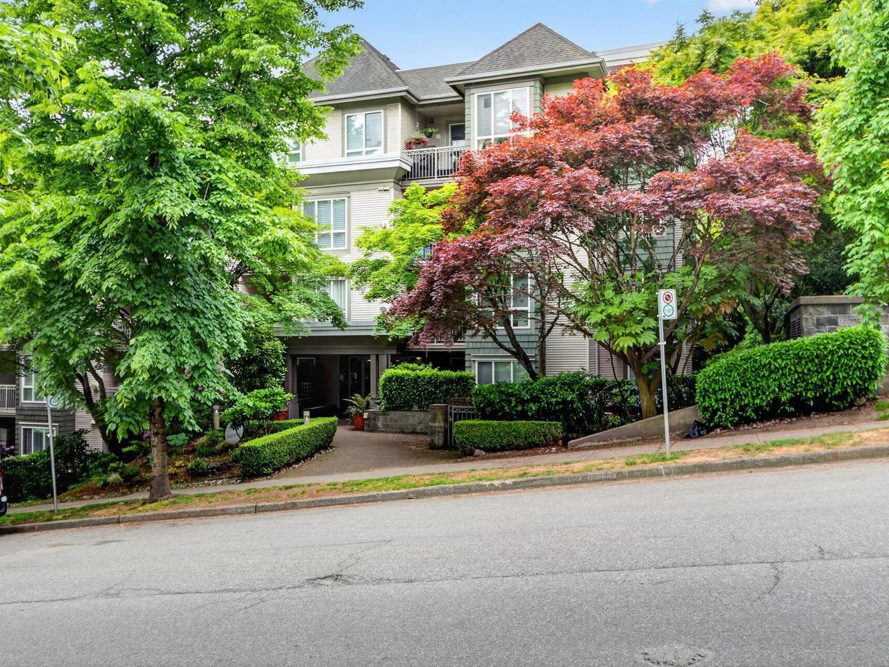 310 8495 JELLICOE STREET Unit: 310