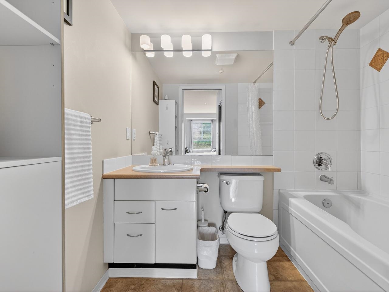 310 8495 JELLICOE STREET Unit: 310