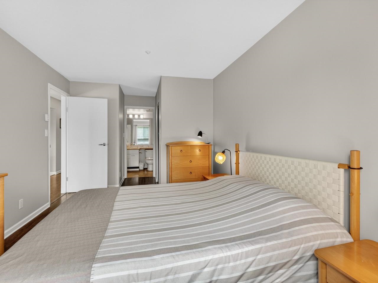 310 8495 JELLICOE STREET Unit: 310