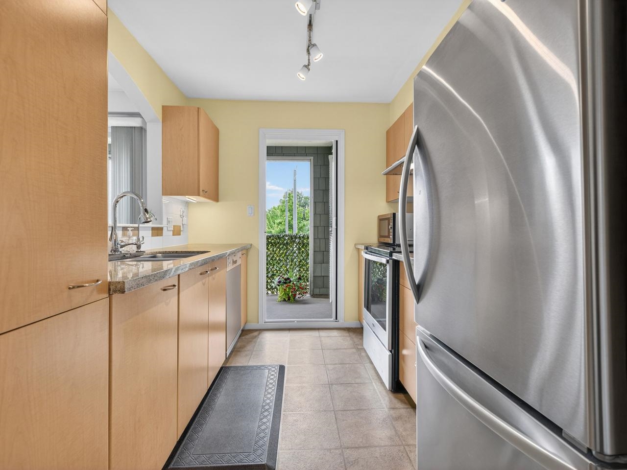 310 8495 JELLICOE STREET Unit: 310