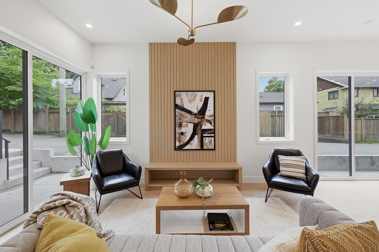 1 2509 KITCHENER STREET Unit: 1