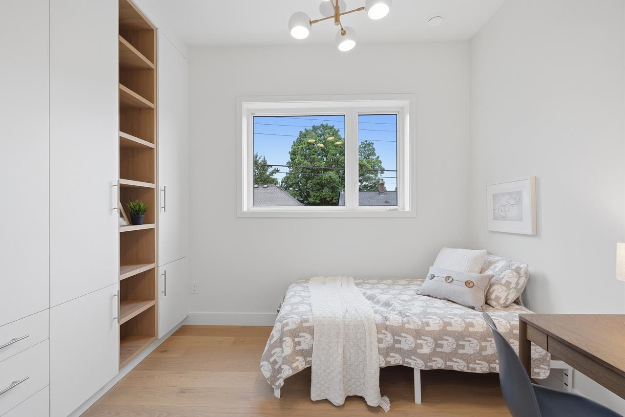 1 2509 KITCHENER STREET Unit: 1