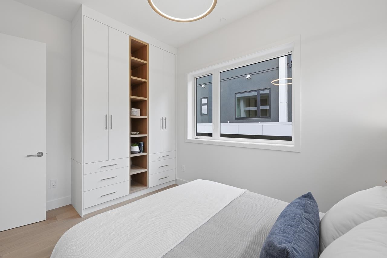 1 2509 KITCHENER STREET Unit: 1