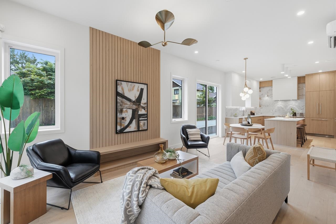 1 2509 KITCHENER STREET Unit: 1