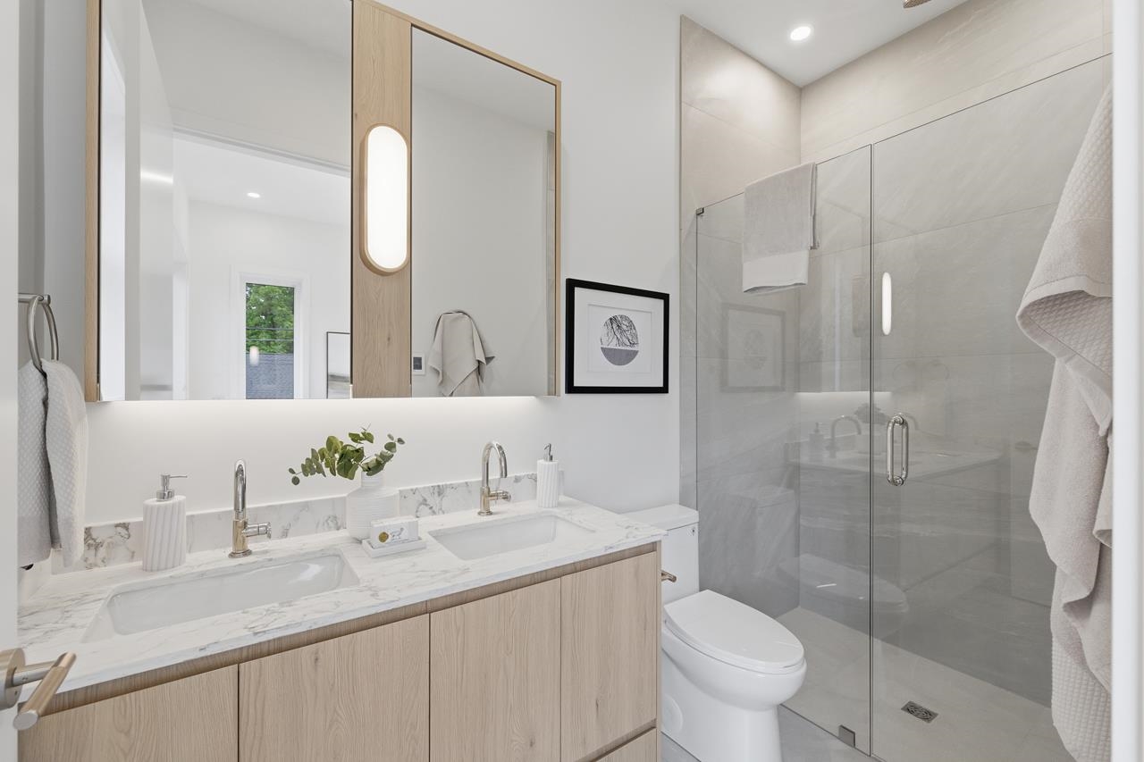1 2509 KITCHENER STREET Unit: 1