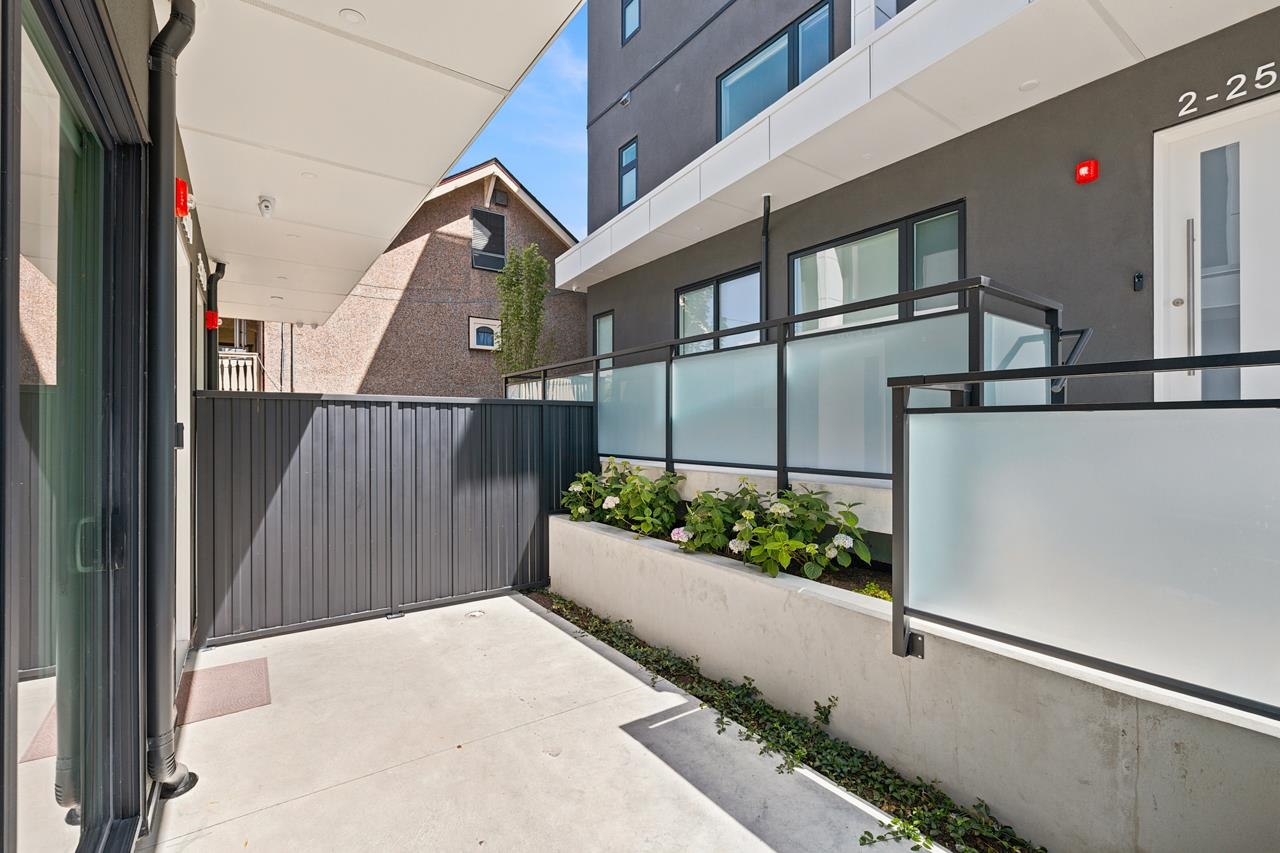 1 2509 KITCHENER STREET Unit: 1