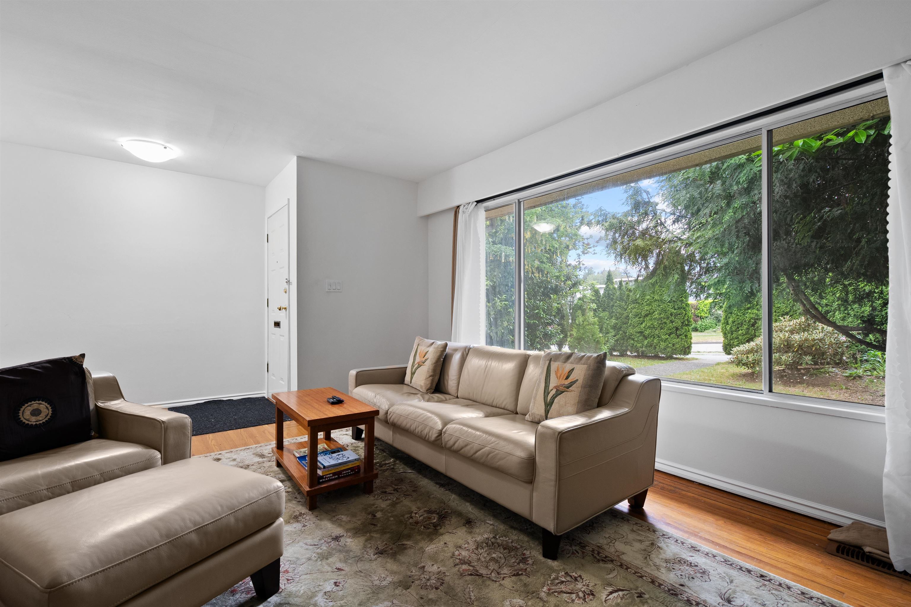 443-445 W KEITH ROAD