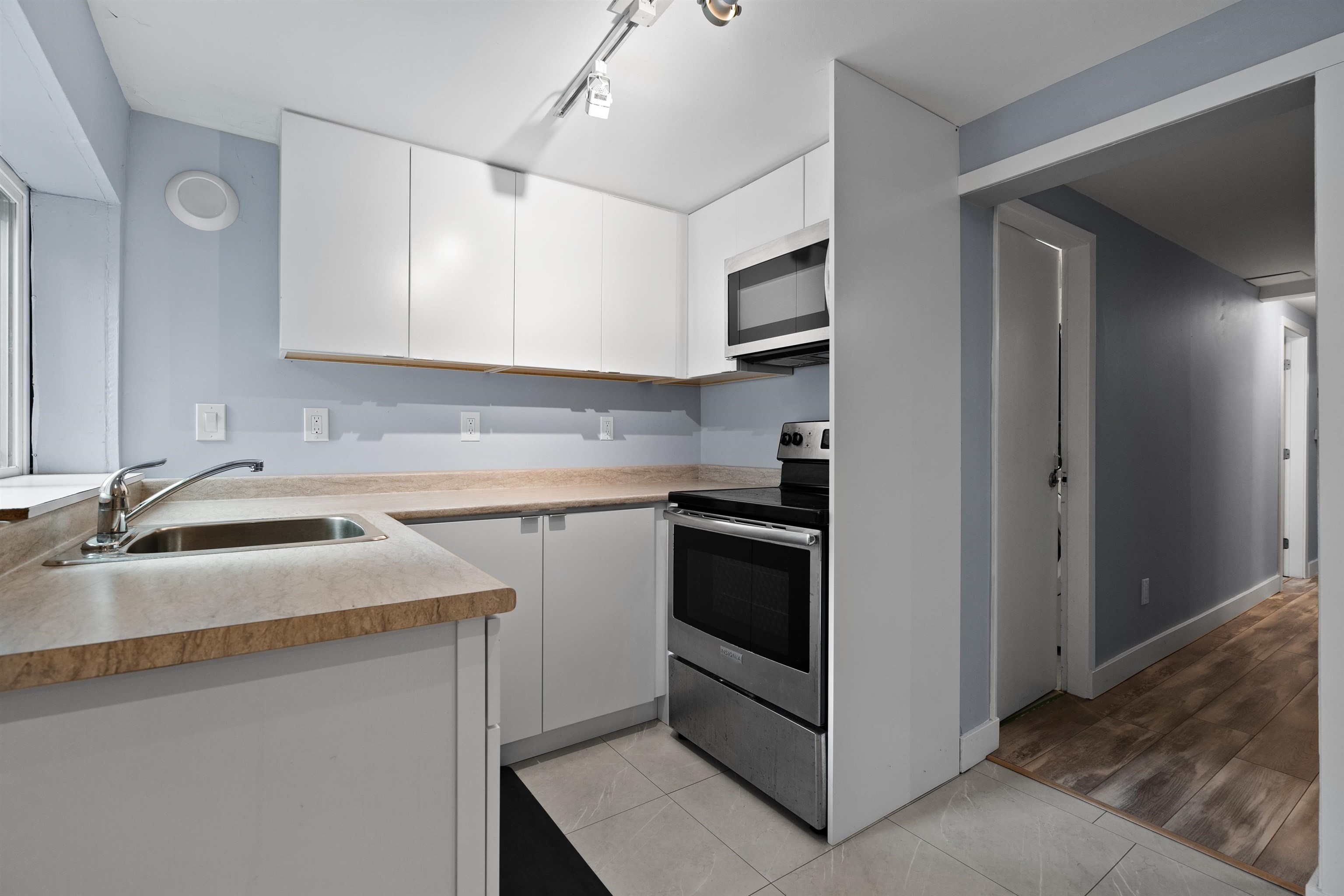 443-445 W KEITH ROAD