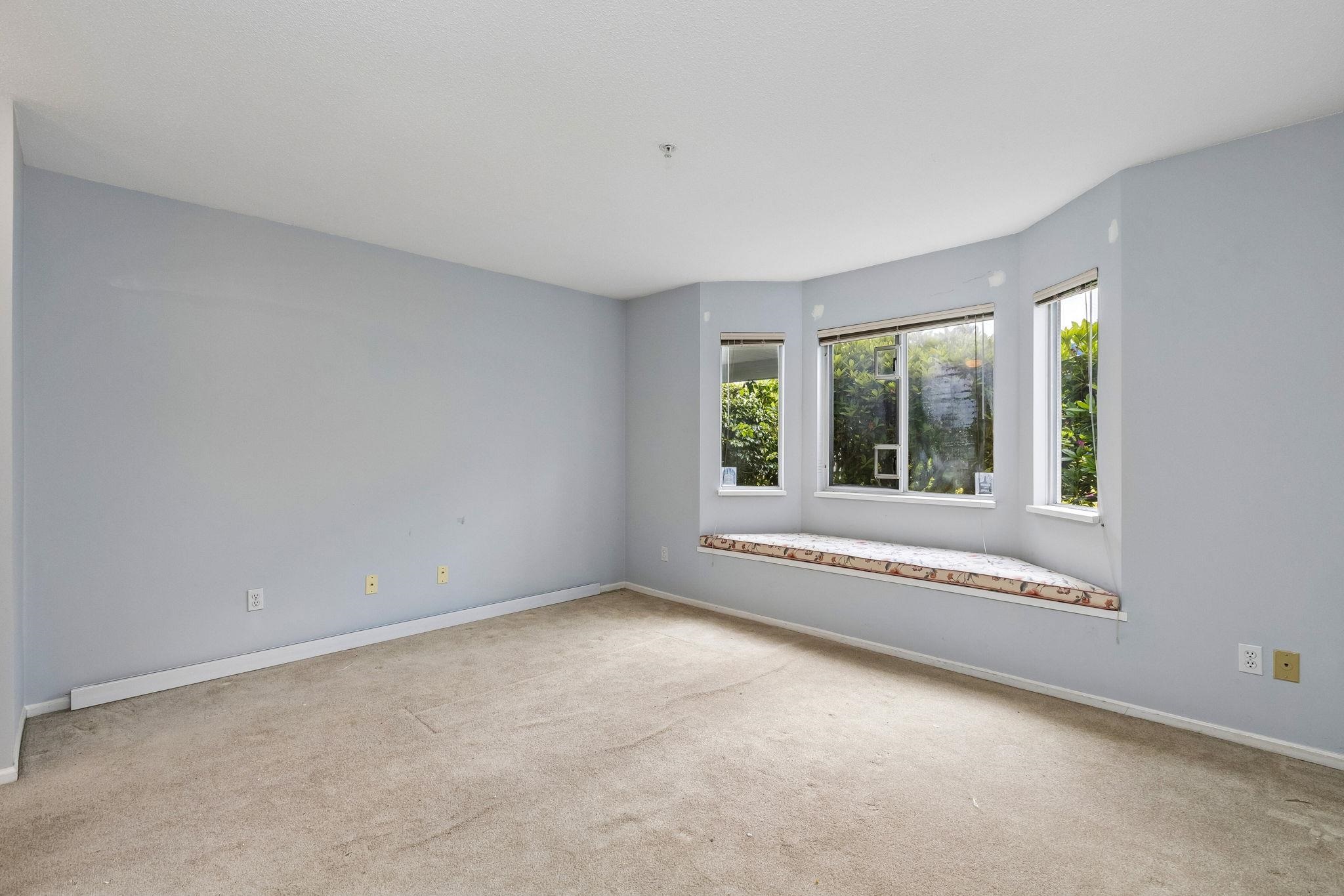 103 7580 COLUMBIA STREET Unit: 103