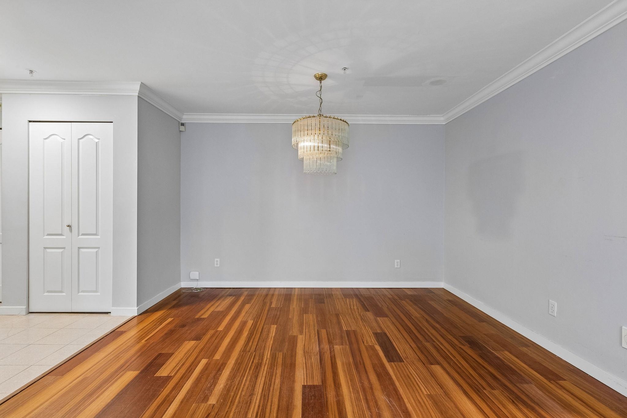 103 7580 COLUMBIA STREET Unit: 103