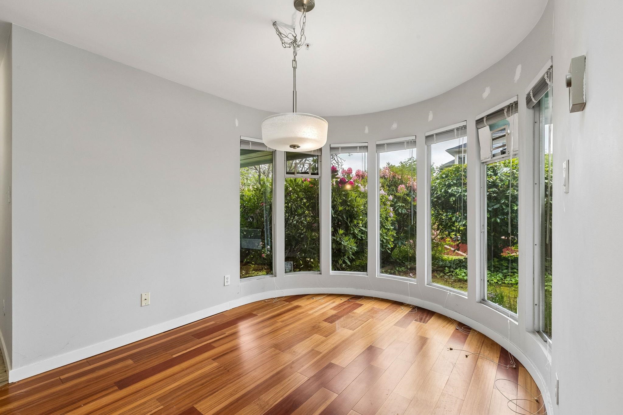 103 7580 COLUMBIA STREET Unit: 103