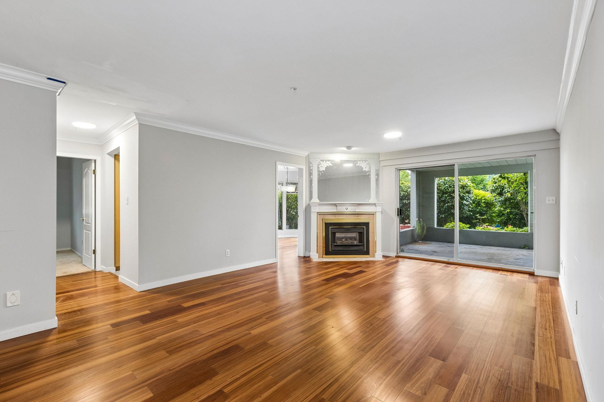 103 7580 COLUMBIA STREET Unit: 103