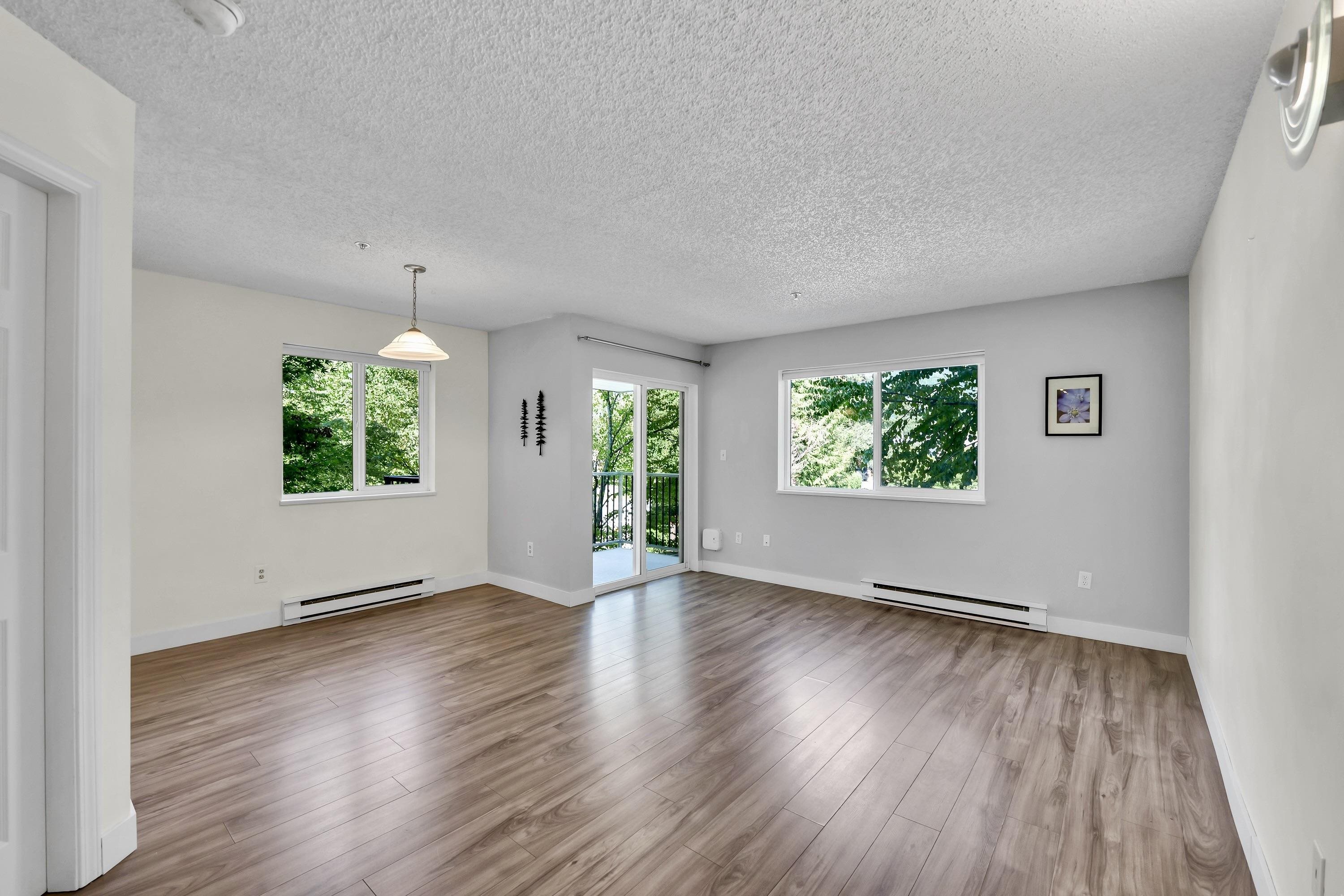 201B 40120 WILLOW CRESCENT Unit: 201B